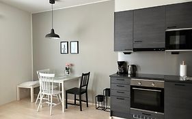Hilla Serene Suite Central Aurora City 2Bd Street Parking